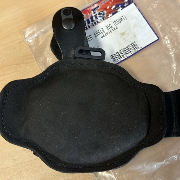 DeSantis Gunhide ankle holster - Picture 5 of 6